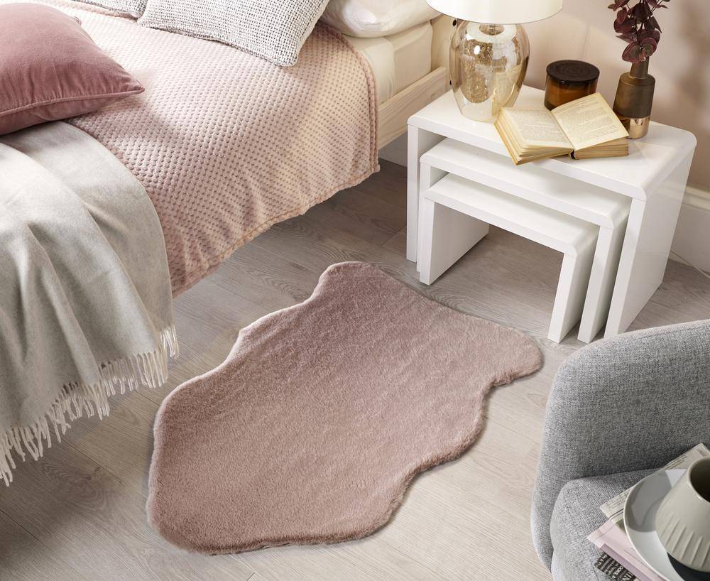 Pink Faux Fur Sheep Skin RUGSANDROOMS 