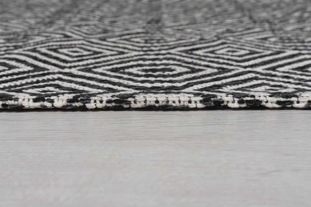 Varian Black/Cream Area Rug