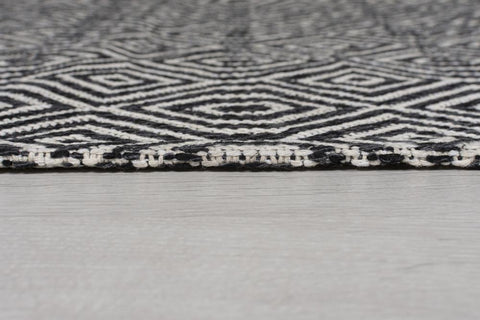Image of Varian Black/Cream Area Rug