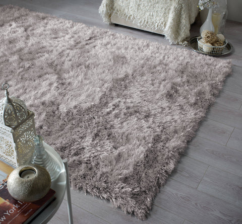 Image of Roselle Silver Area Rug RUGSANDROOMS 