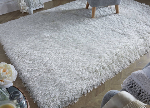 Image of Roselle White Area Rug RUGSANDROOMS 