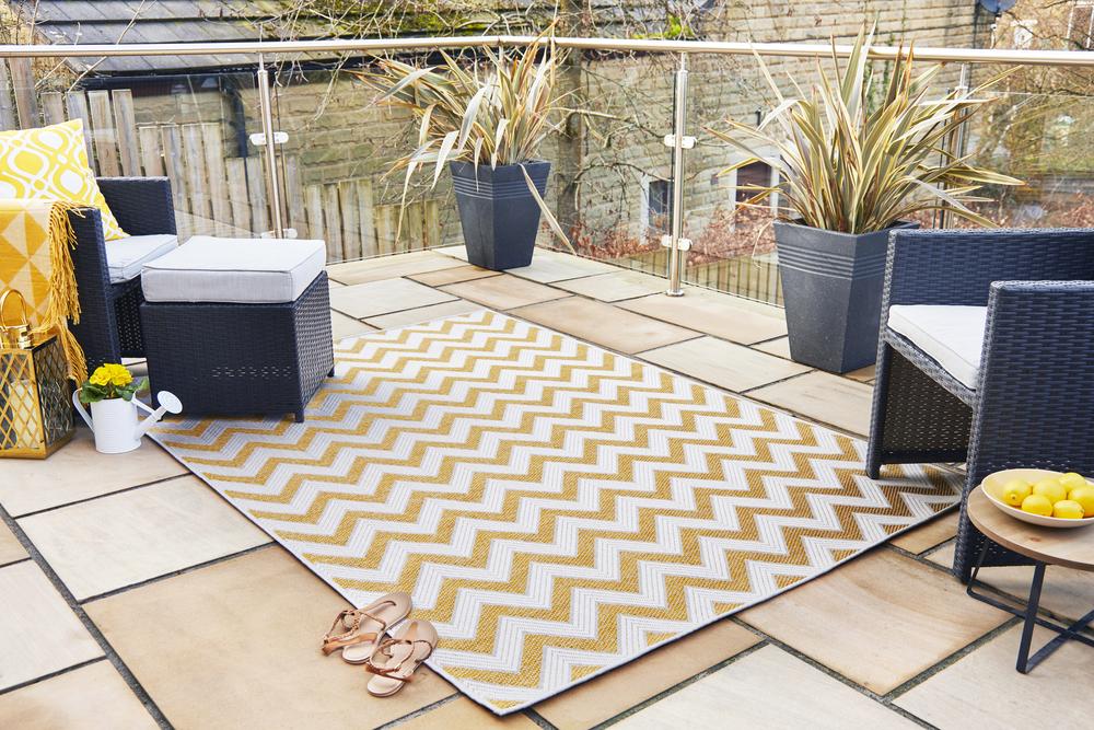 Yellow Zig Zag Outdoor Indoor Area Rug RUGSANDROOMS 