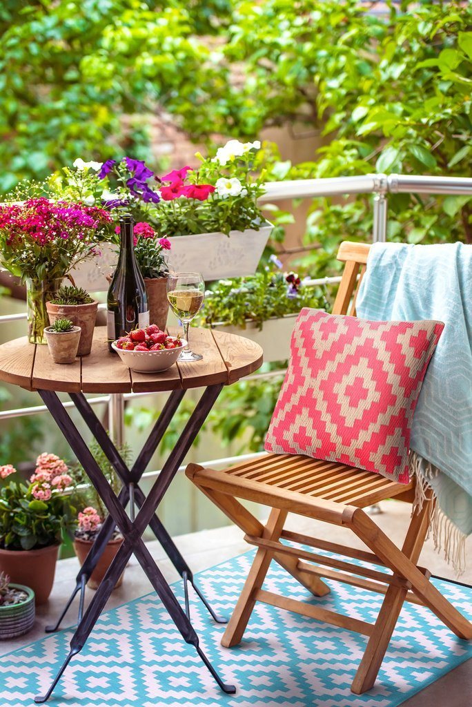 Nirvana Aqua Sky & White Indoor-Outdoor Reversible Rug cvsonia 