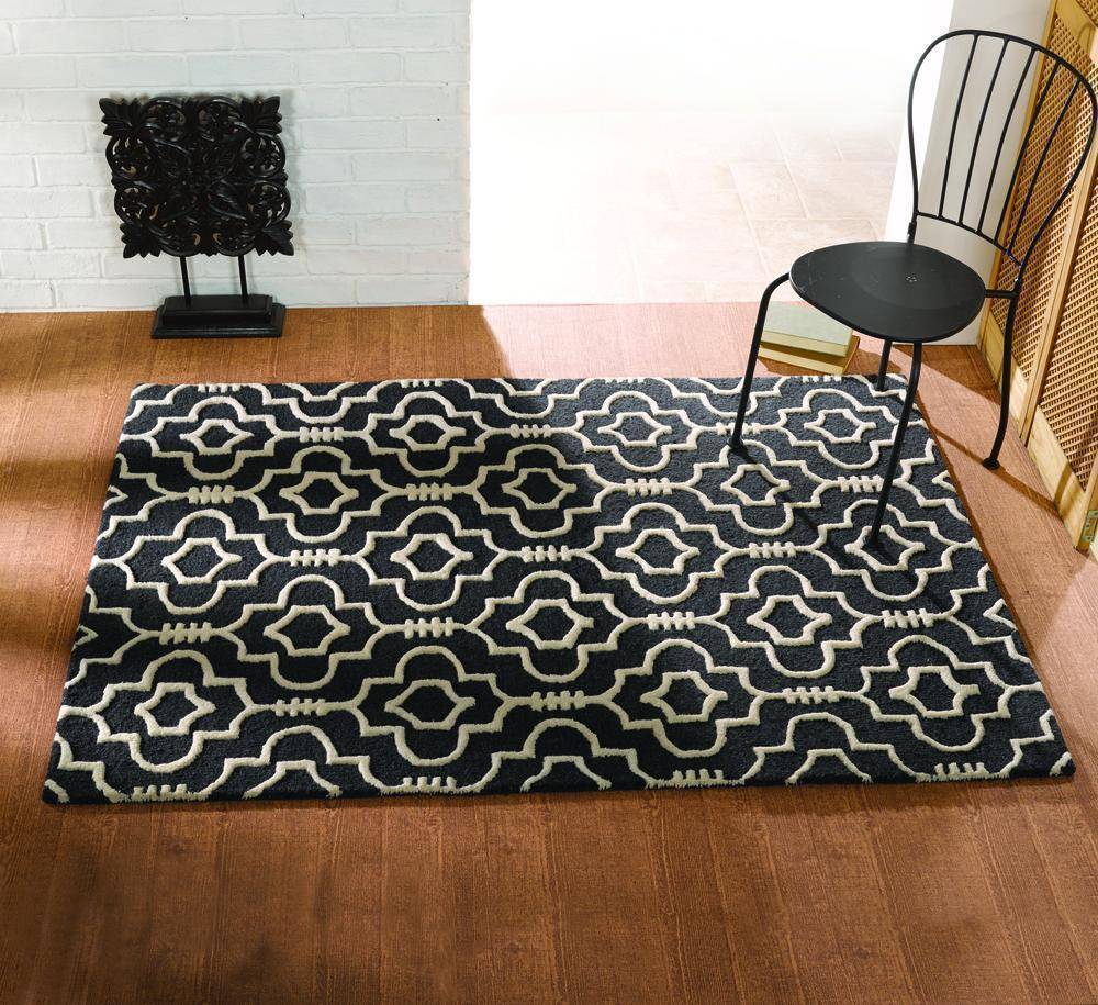 Laila Grey Area Rug RUGSANDROOMS 