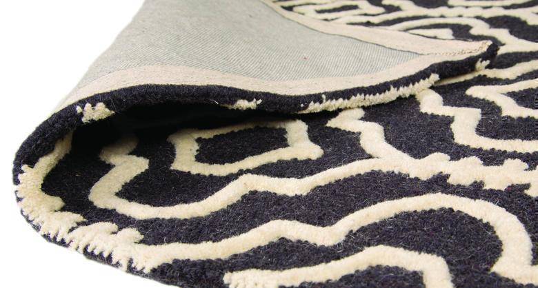 Laila Grey Area Rug RUGSANDROOMS 