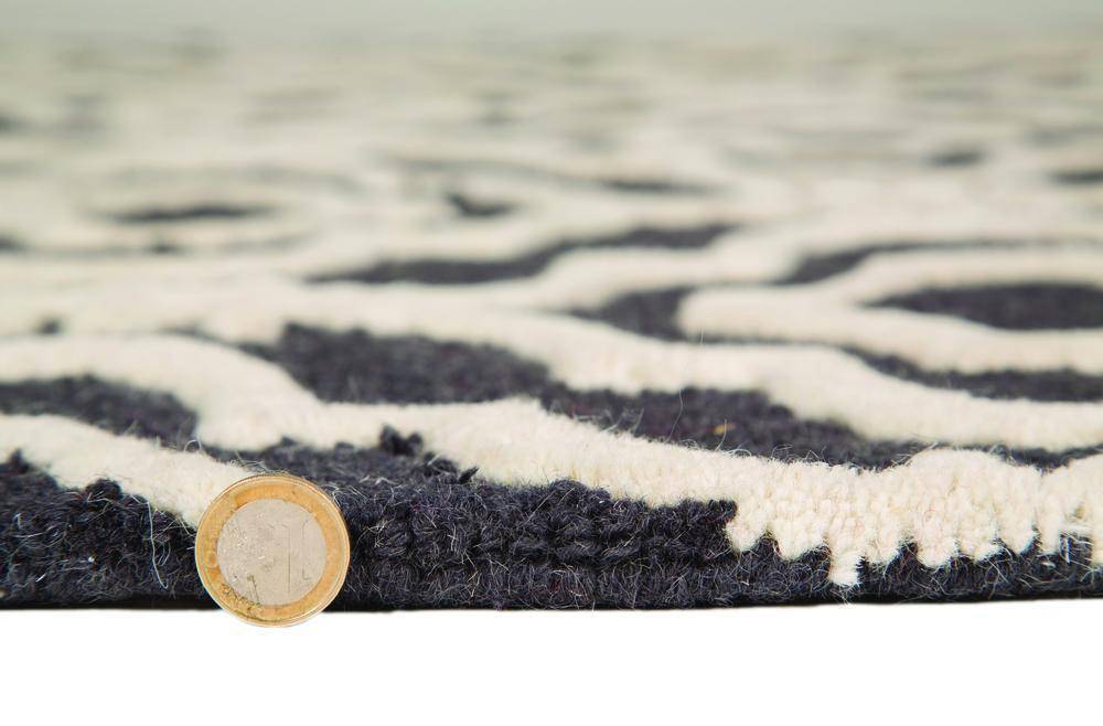 Laila Grey Area Rug RUGSANDROOMS 